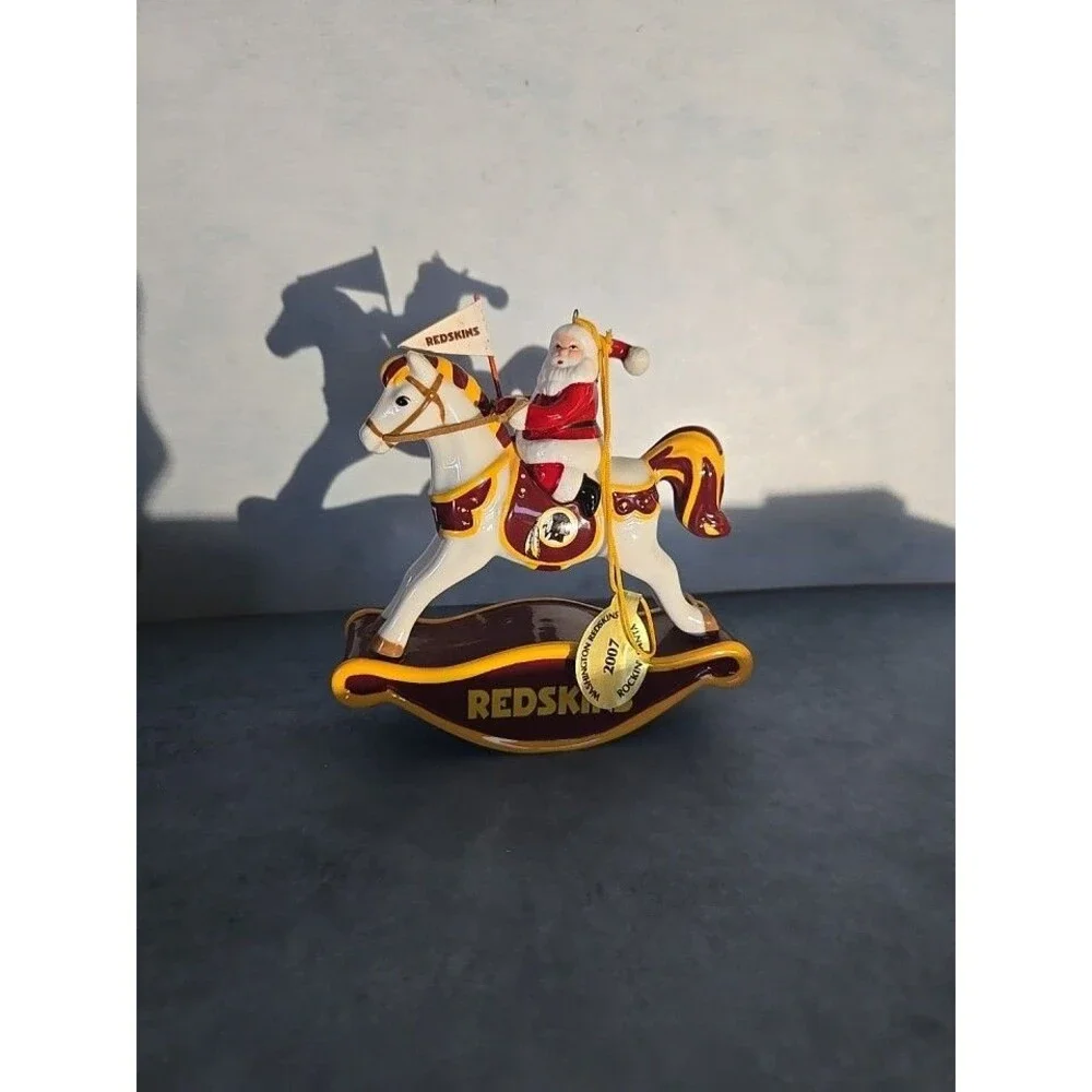 Danbury Mint 2007 Rockin Santa Ornament (T-C)